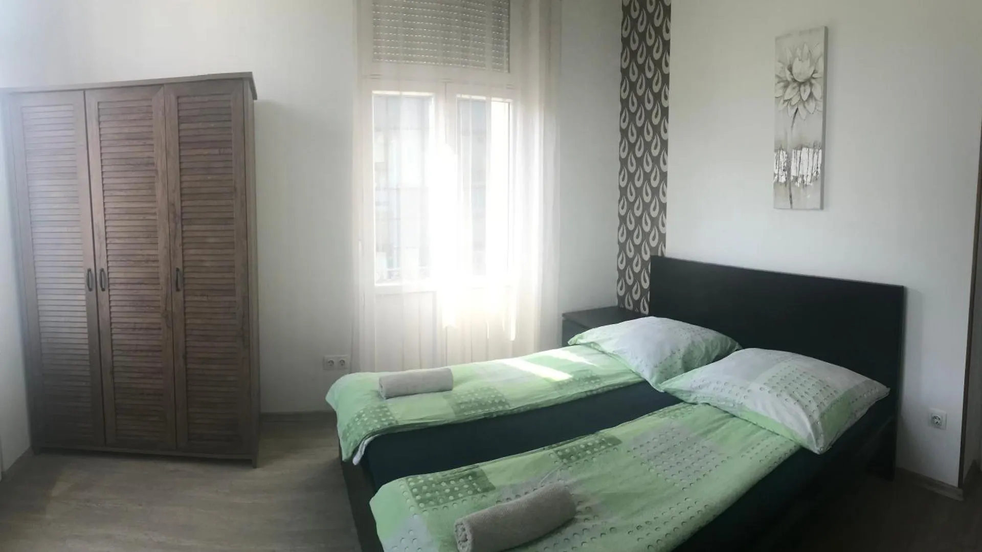 West Residence Budapest 0*,